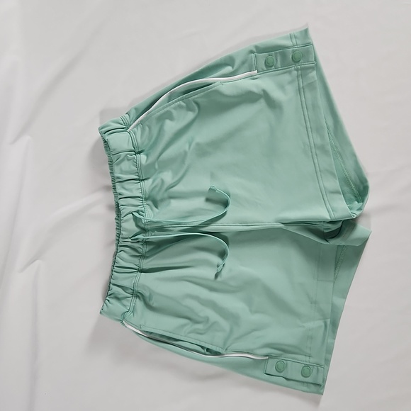 Gymshark Athleisure Light Green Pocket Short. Draw String Small Size - Picture 4 of 7